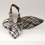 Czarno-białe baleriny Tuffoni z przodu – spiczasty nosek i fakturowana cholewka