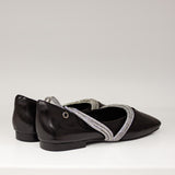 Widok z tyłu czarnych balerin Tuffoni – niska cholewka i subtelne wykończenie pięty.