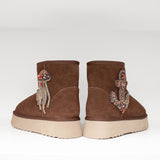 Botki w stylu emu hiszpańskiej marki Alma En Pena – brązowe, zamszowe, ocieplane - widok z tyłu