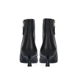 Skórzane botki damskie na kaczuszce SAKURA od hiszpańskiej marki Bibi Lou w czarnym kolorze - widok od tyłu eksponujący obcas typu kaczuszka.