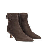 Włoskie botki Tosca Blu – brązowe, zamszowe, na obcasie typu kaczuszka - widok pod kątem.