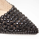 Hiszpańskie czółenka Alma En Pena – czarne, z cyrkoniami, szpilki ze skóry naturalnej licowej i zamszowej - zbliżenie na połyskujące cyrkonie.