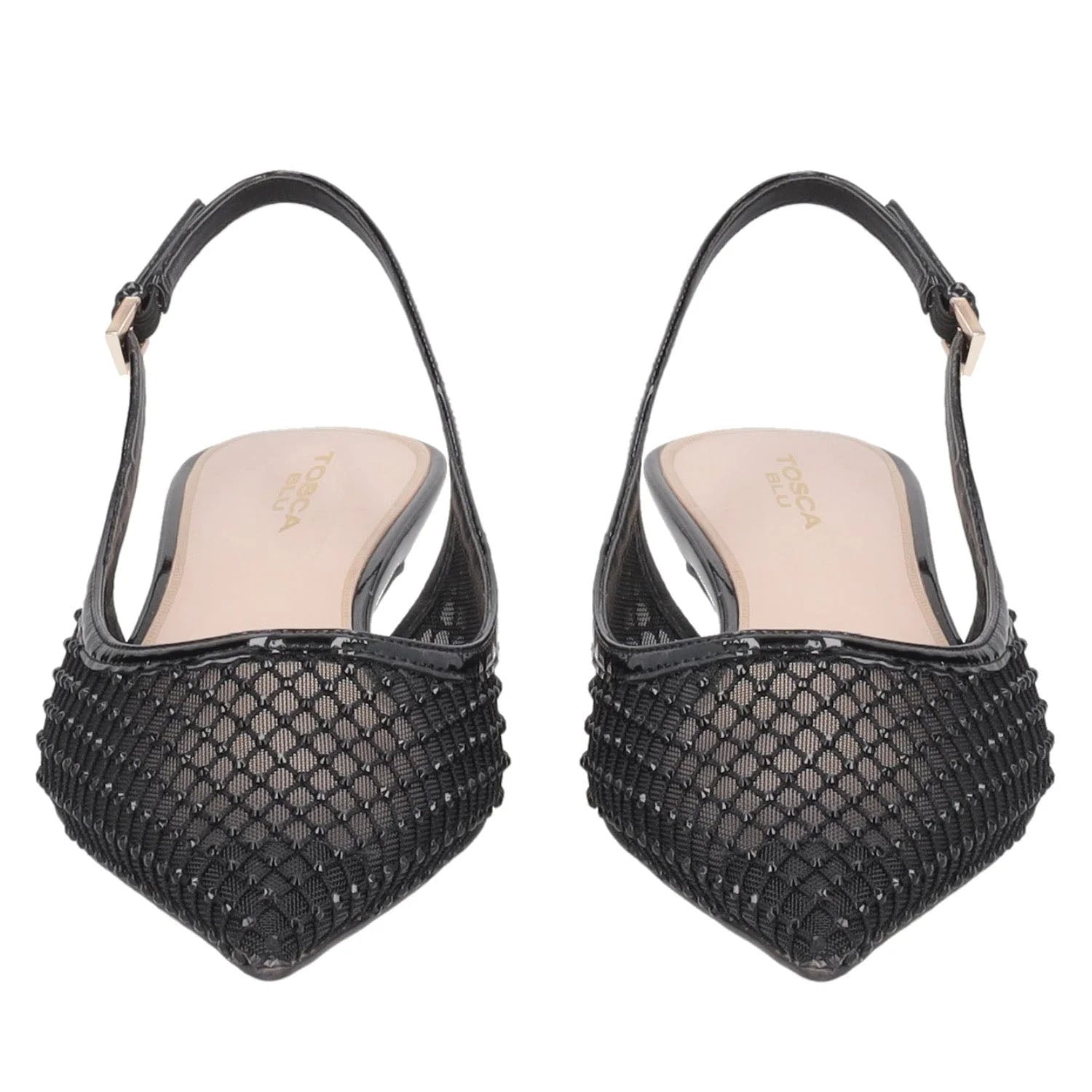 Czółenka Tosca Blu – czarne, z odkrytą piętą, siateczkowe uchwycone od frontu, ukazują wyrazisty czubek i symetryczne rozmieszczenie pasków.