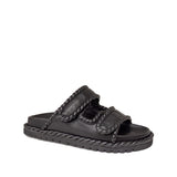 Miękkie i wygodne Klapki Bibi Lou – czarne, na platformie, hiszpańskie, widok pod kątem.