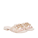 Klapki Tosca Blu z ozdobą z cyrkonii, pokazane pod kątem – włoska elegancja i biżuteryjny akcent.