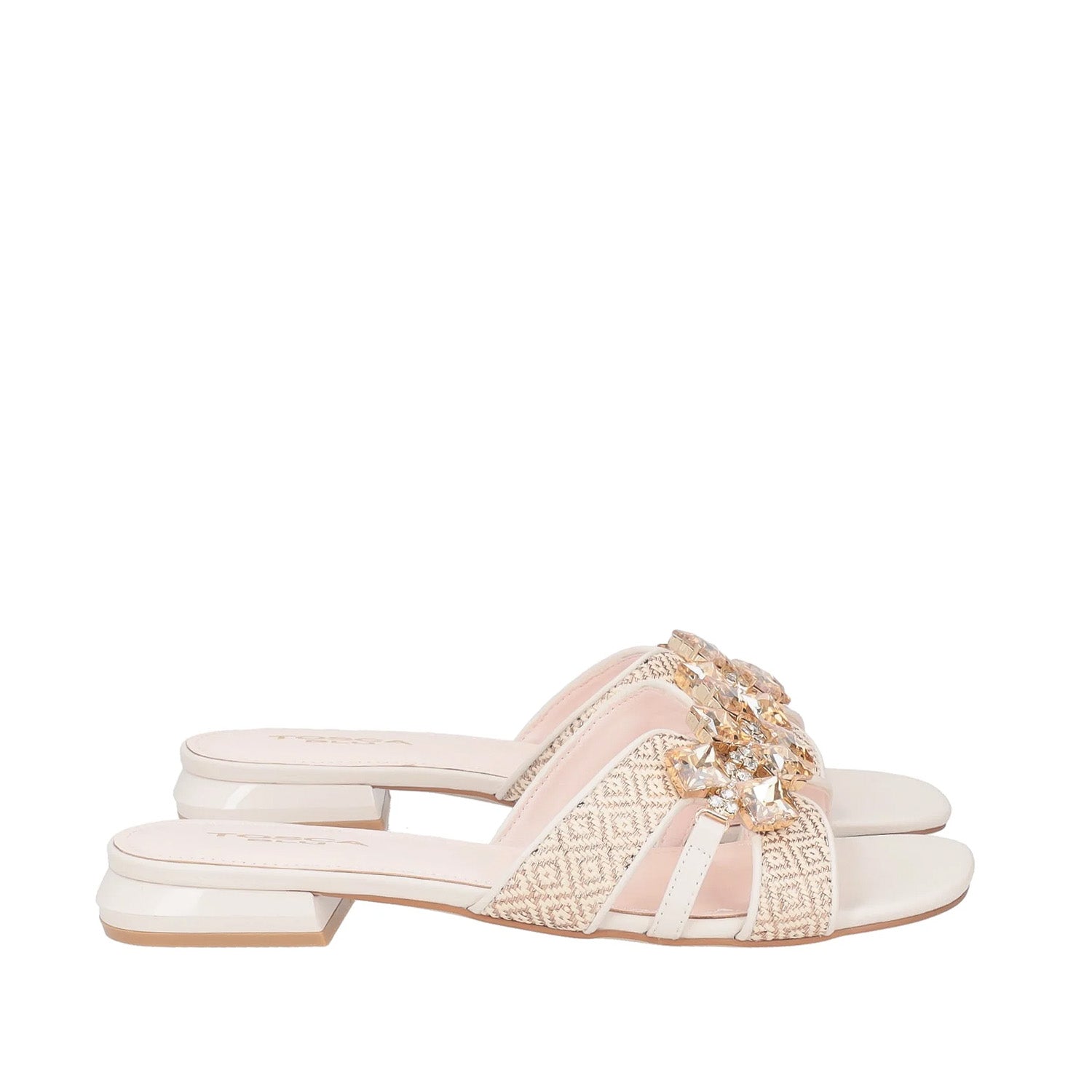 Klapki Tosca Blu z boku – eleganckie, włoskie obuwie na niskim obcasie, z aplikacją z cyrkonii i geometrycznym wzorem.