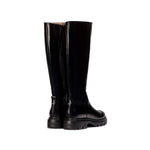 Czarne, skórzane kozaki BONES od hiszpańskiej marki Wonders na platformie z bieżnikiem - widok z tyłu.