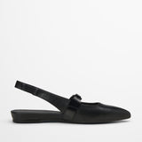 Mary Jane Marc O’Polo czarne, skóra naturalna – widok z drugiego boku, elegancki profil z regulowanym paskiem.