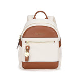 Plecak włoski Nannini z przodu – elegancki kremowo-brązowy plecak z kieszenią na zamek i ozdobnym brelokiem, widok na wprost.