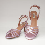 Różowe sandały na obcasie typu kieliszek hiszpańskiej marki Bibi Lou ze skóry naturalnej - widok z przodu.