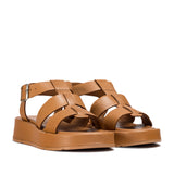 Hiszpańskie sandały Wonders brązowe, widok pod kątem z przodu, eksponujący kształt pasków i platformy.