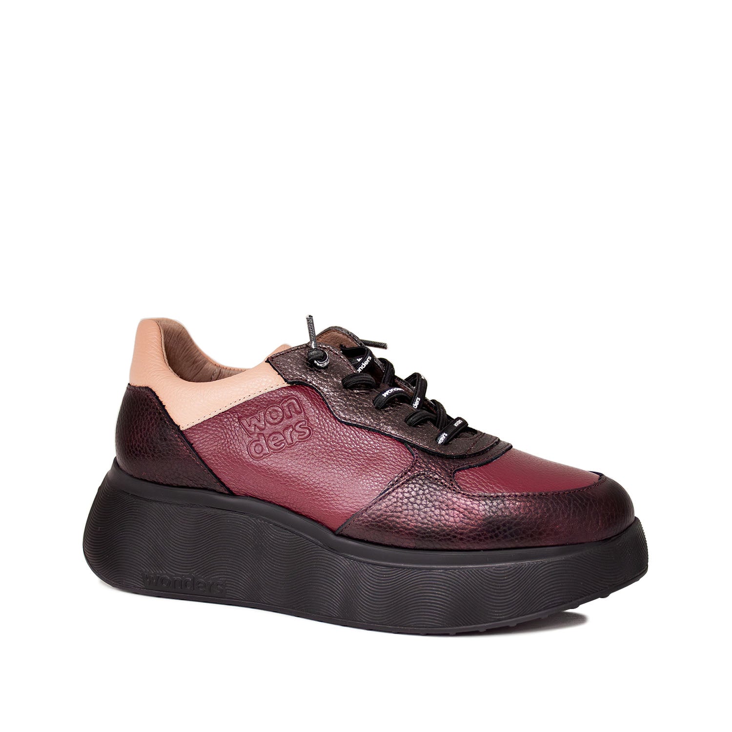 Sneakersy Wonders – bordowe, skórzane, na platformie, widok pod kątemna jesienne sneakersy hiszpańskiej marki.