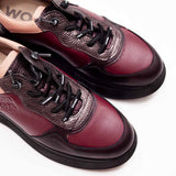 Sneakersy Wonders – bordowe, skórzane, na platformie, widok z góry prezentujący różne odcienie naturalnej skóry licowej.
