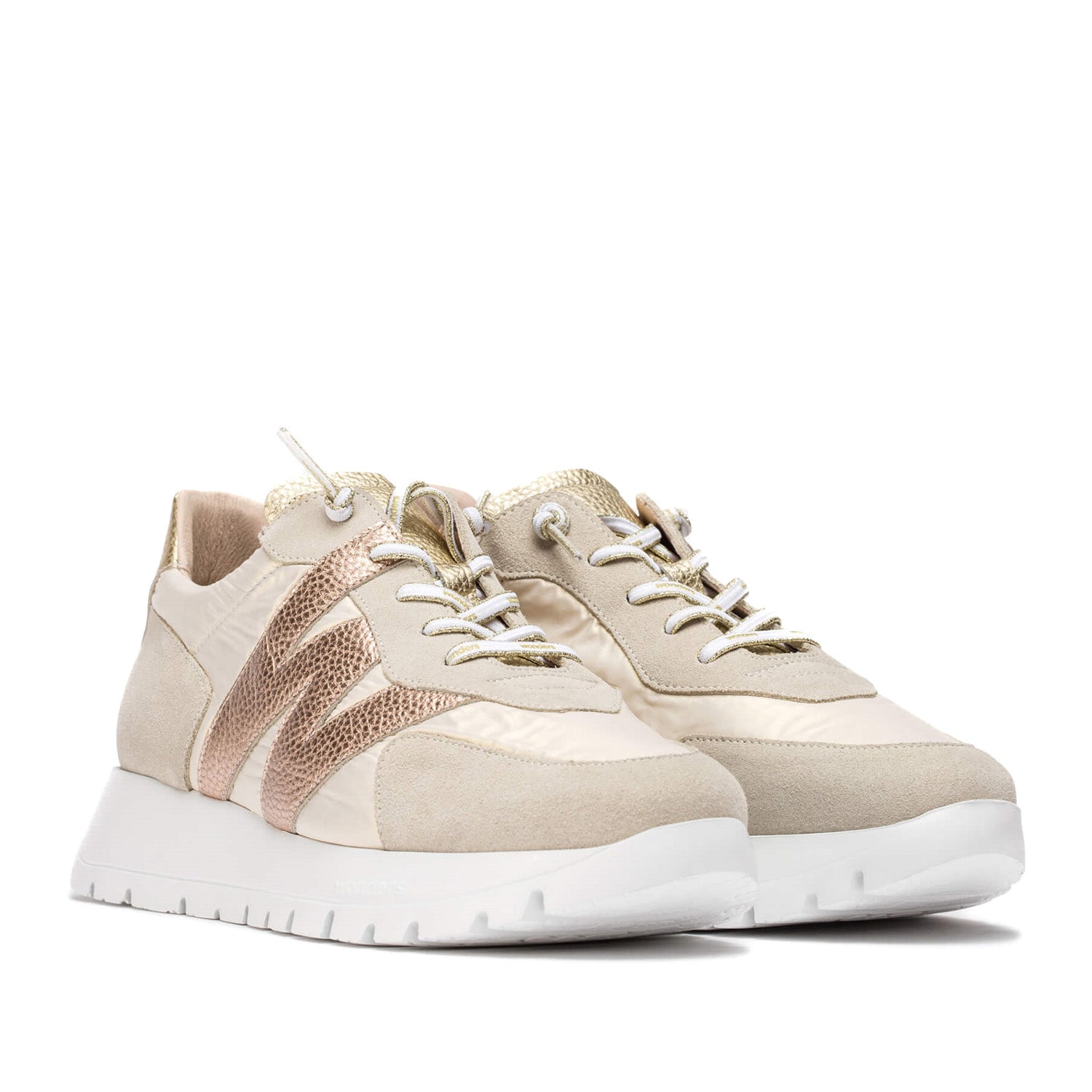 Sneakersy Wonders – brązowe, beżowe, sportowe, ujęcie z przodu i boku – nowoczesny fason, połączenie różnych faktur i dynamiczna linia cholewki.