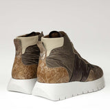 Sneakersy Wonders – za kostkę, damskie, wiosenne - widok z tyłu na hiszpańskie sneakersy ze skóry naturalnej eksponujący zapiętek z animal print i sygnetem logo.