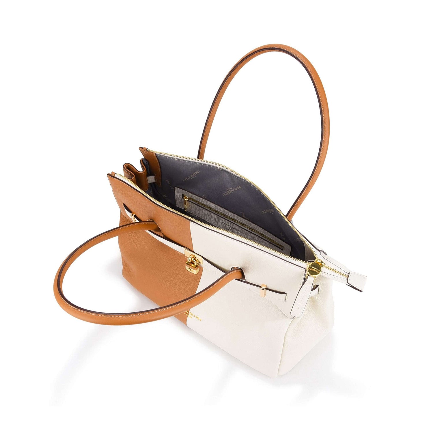 Torebka Nannini – elegancka włoska torebka skórzana w kolorach camel i ecru, widok z przodu z ozdobnym paskiem i kłódką.