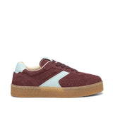 Trampki Marc O’Polo – tenisówki, skórzane, zamszowe, w kolorze wiśnie i jasnego błękitu, widok z boku.