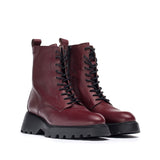 Bordowe botki Wonders ze sznurowaniem i bocznym zamkiem, widok pod kątem.