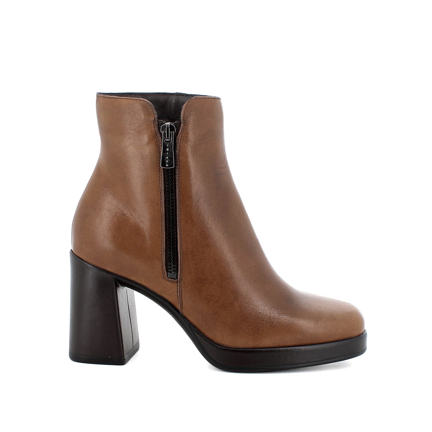 Brązowe botki Igi&Co z naturalnej skóry licowej na smukłym obcasie, widok z boku.