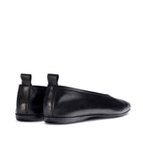 Czarne baleriny Wonders PEPA z widokiem na tylną część i subtelny detal na pięcie.