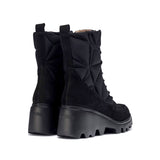 Czarne botki Wonders SILVER na platformie, tył butów.