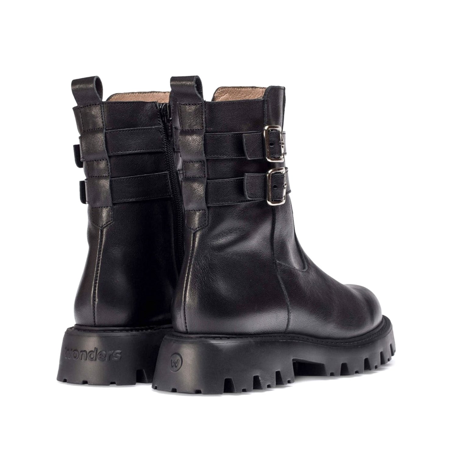 Skórzane botki Wonders z tyłu – klamry i żłobiona podeszwa.