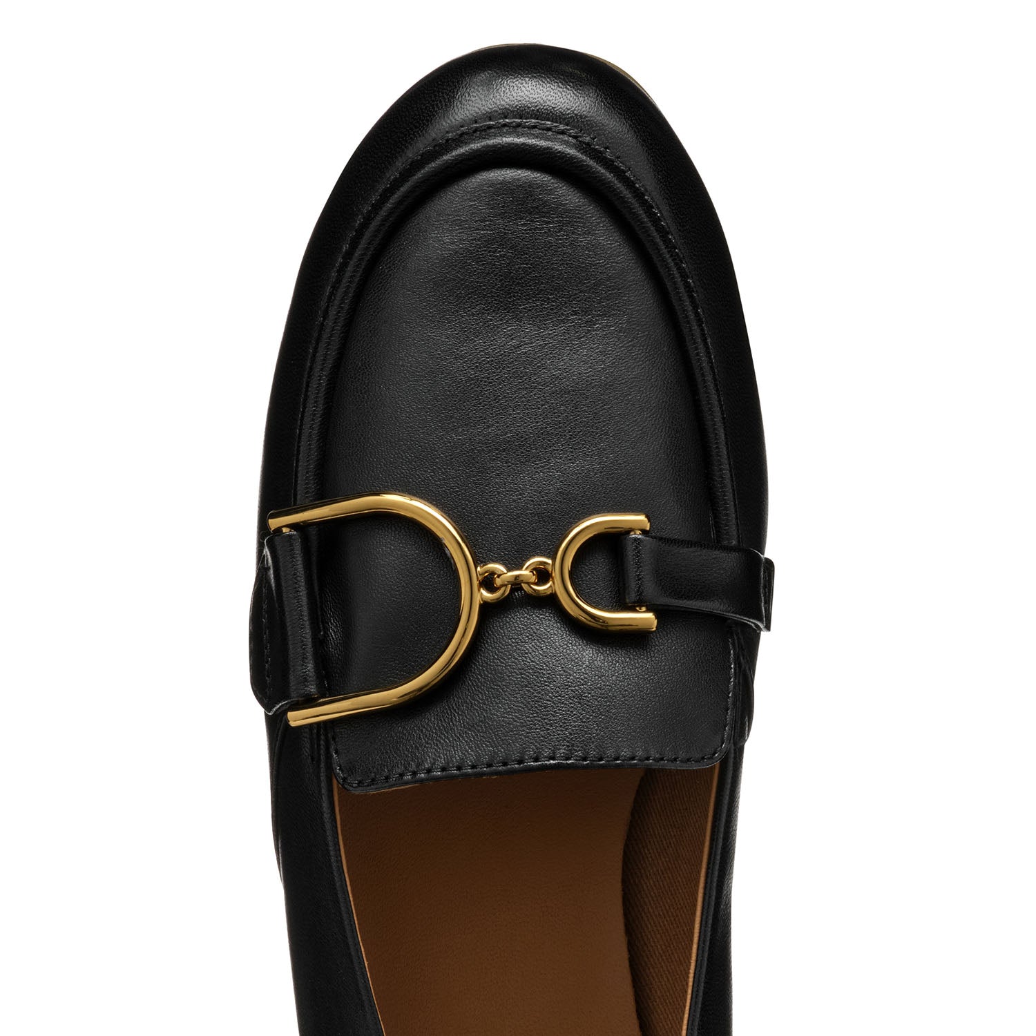 Skórzane, czarne mokasyny GEOX – detal złotej klamry, eleganckie wykończenie.