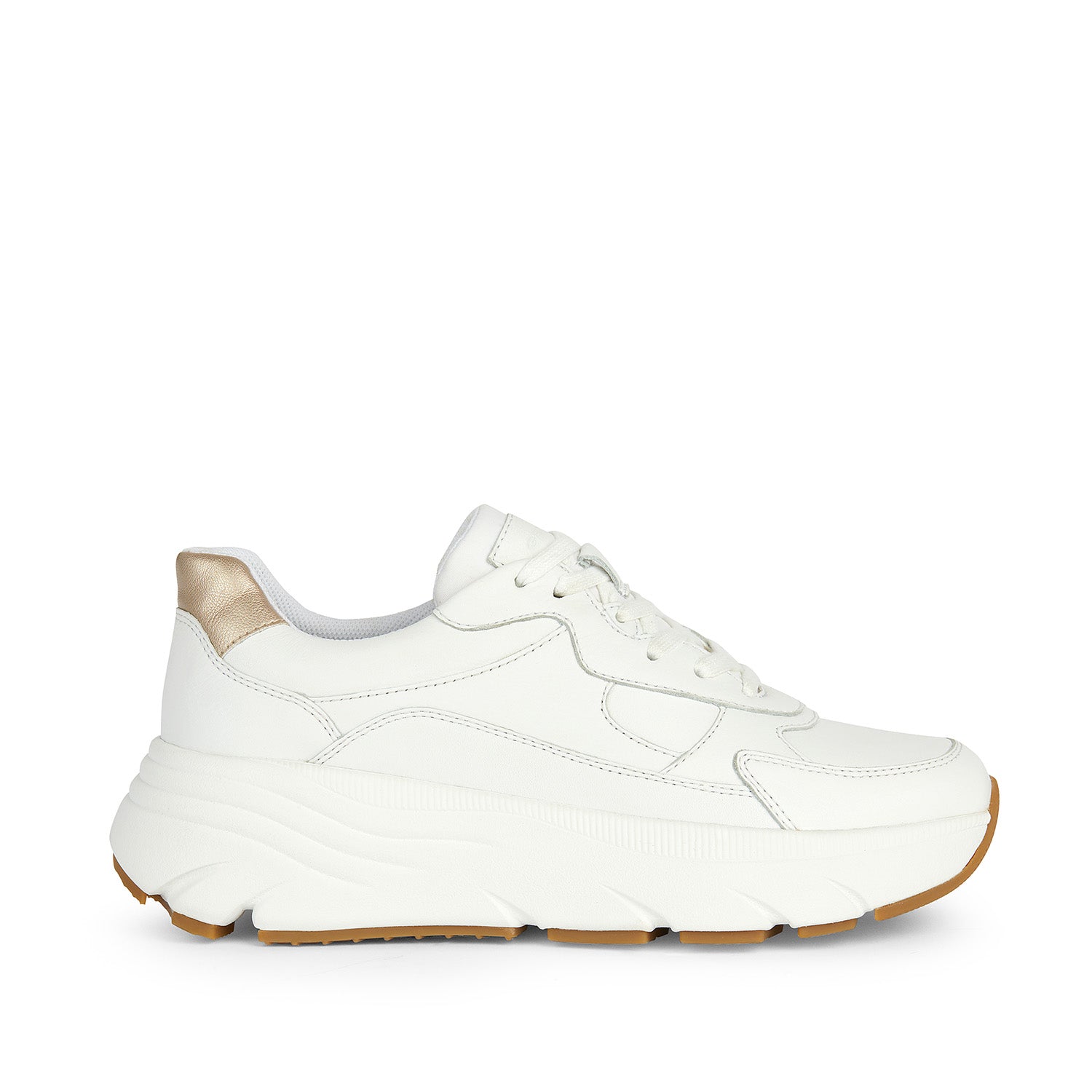 Sneakersy GEOX Diamanta – białe, skórzane, na masywnej podeszwie, widok z boku.