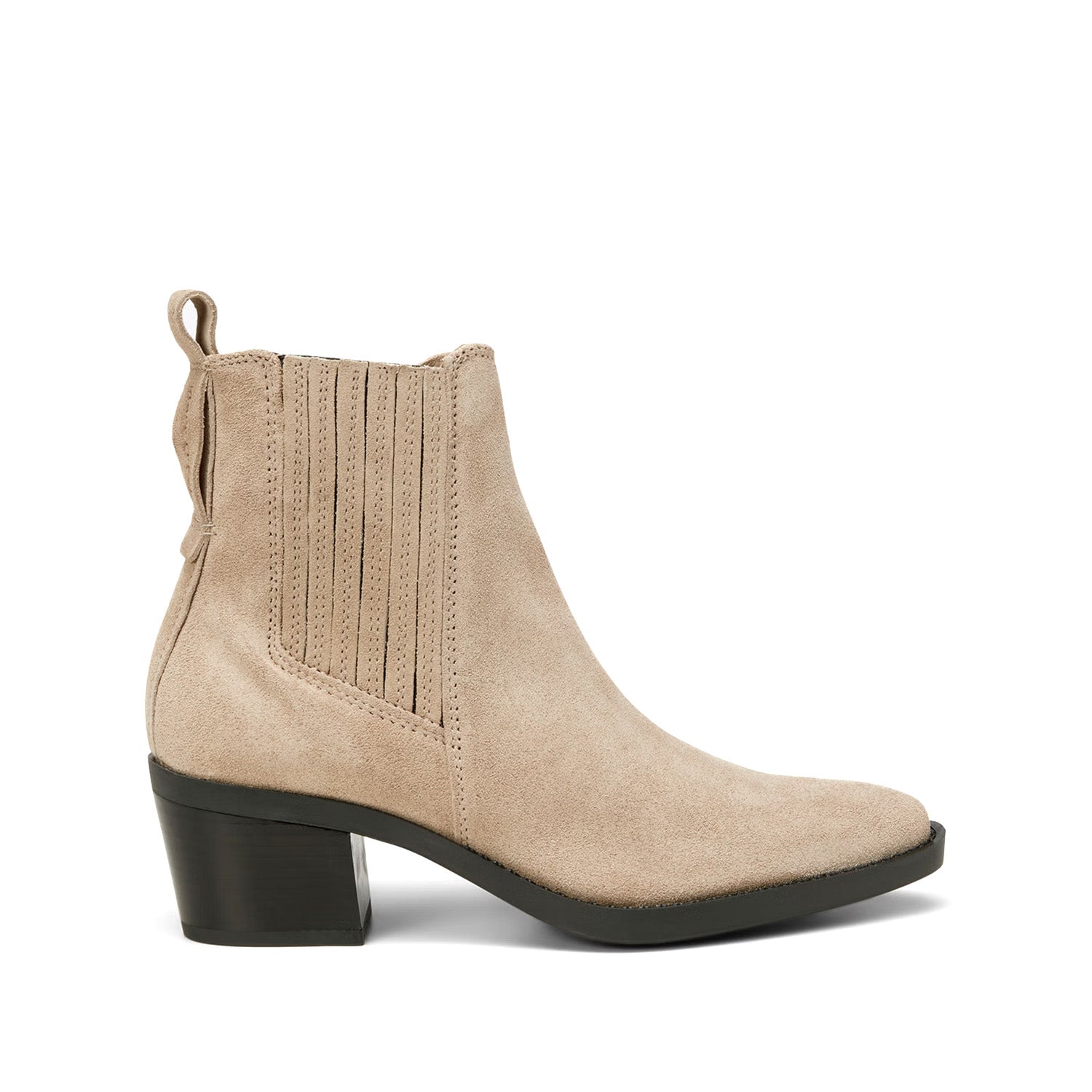 Beżowe kowbojki Marc O’Polo – widok z boku, podkreślający smukły nosek i stabilny obcas.