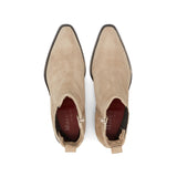 Widok od góry – beżowe kowbojki Marc O’Polo, ukazujące elegancki kształt cholewki i noska.