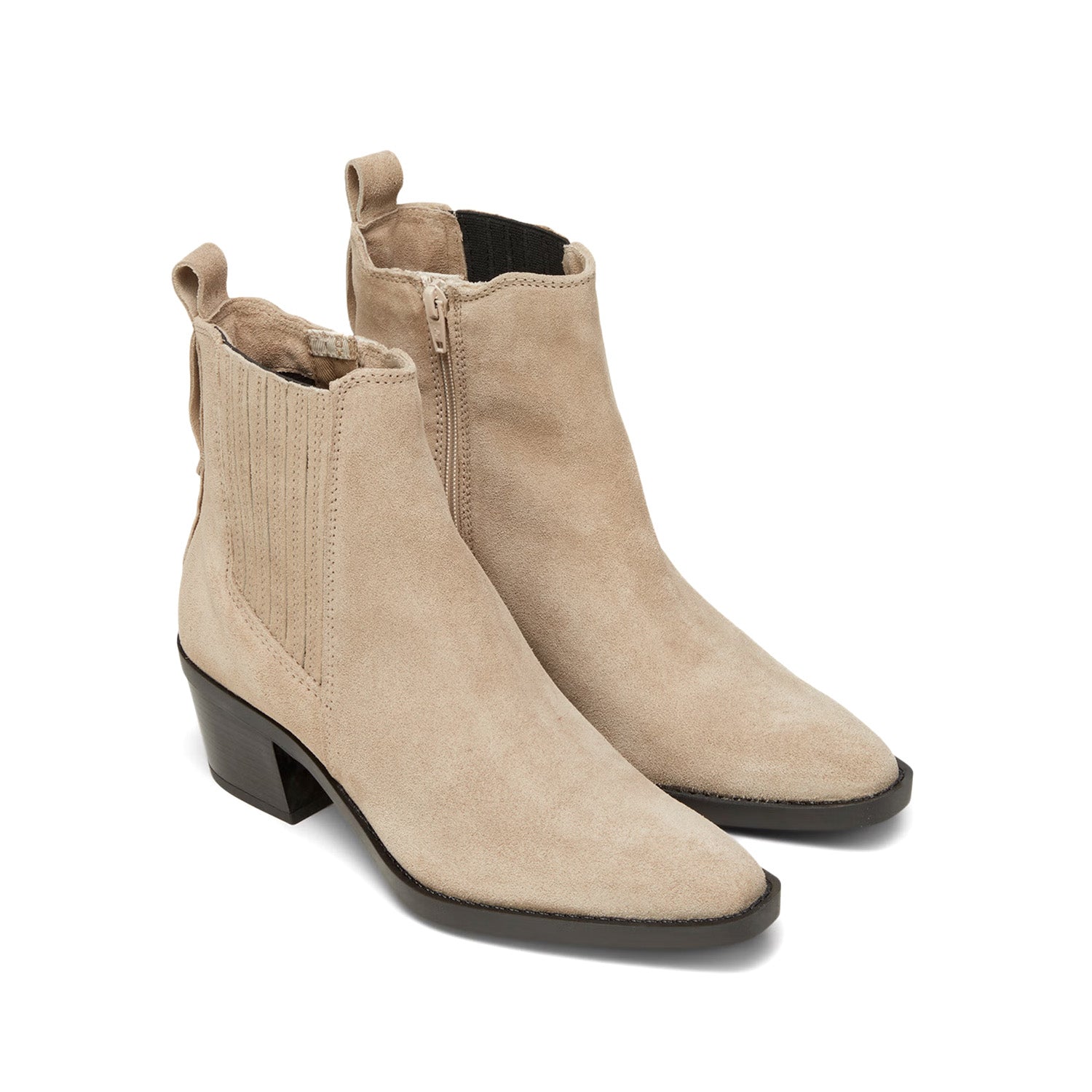 Kowbojki Marc O’Polo – ujęcie pod kątem, eksponujące przeszycia i zamek błyskawiczny.