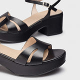 Zbliżenie na czarne sandały Wonders ELARA – elegancki i komfortowy model na lato.