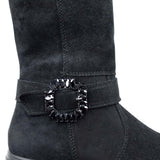 Włoskie Botki Igi&Co ze skóry naturalnej – czarne, zamszowe, na platformie - zbliżenie na klamrę.