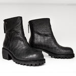 Botki Tuffoni – czarne, skórzane, z tłoczonej skóry, na obcasie z bieżnikiem - widok pary.