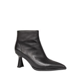 Botki włoskiej marki Tuffoni – na obcasie kieliszkowym, czarne, skóra naturalna - widok pod kątem.