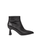 Botki włoskiej marki Tuffoni – na obcasie kieliszkowym, czarne, skóra naturalna - widok z boku.