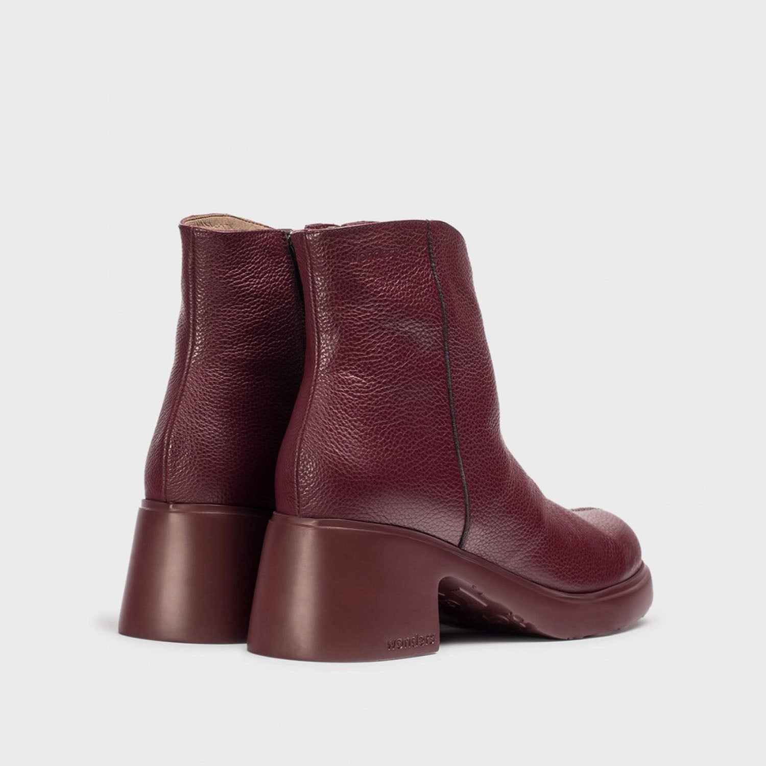 Jesienne botki Wonders z nowej kolekcji – bordowe, skóra naturalna, na obcasie, widok z tyłu.