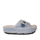 Domowe kapcie Macarena – eleganckie, z futerkiem, klapki na prezent - wiok z boku.