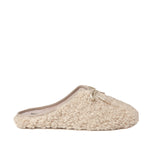 Domowe kapcie Macarena – kremowe, eleganckie, z futerkiem - widok z boku.