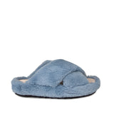 Kapcie Macarena – niebieskie, z futerkiem, klapki domowe - widok z boku.