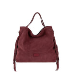 Shopperka Ripani – bordowa, z frędzlami, włoska, ze skóry zamszowej - widok z przodu.