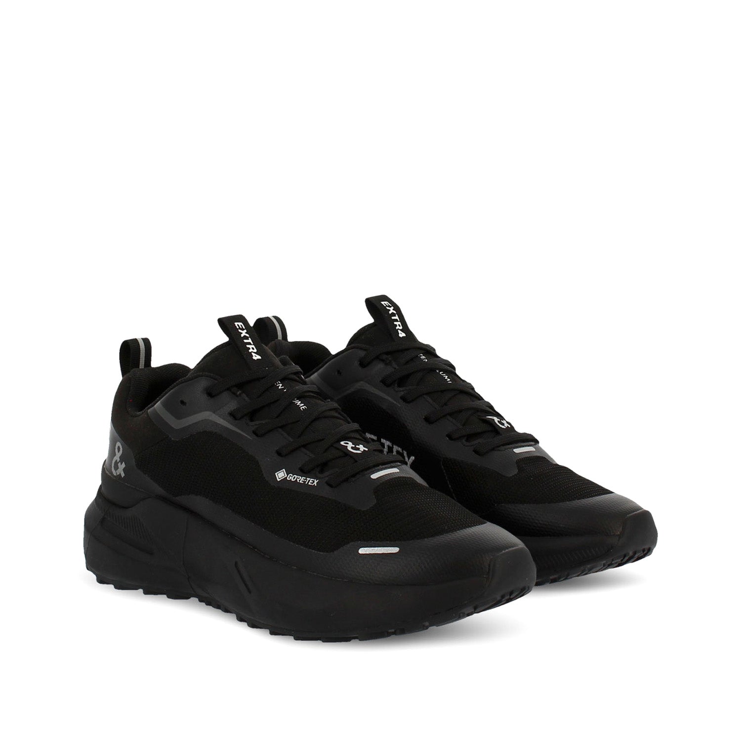 Sneakersy EXTR4 – czarne, sportowe, GORE-TEX - widok pod kątem.