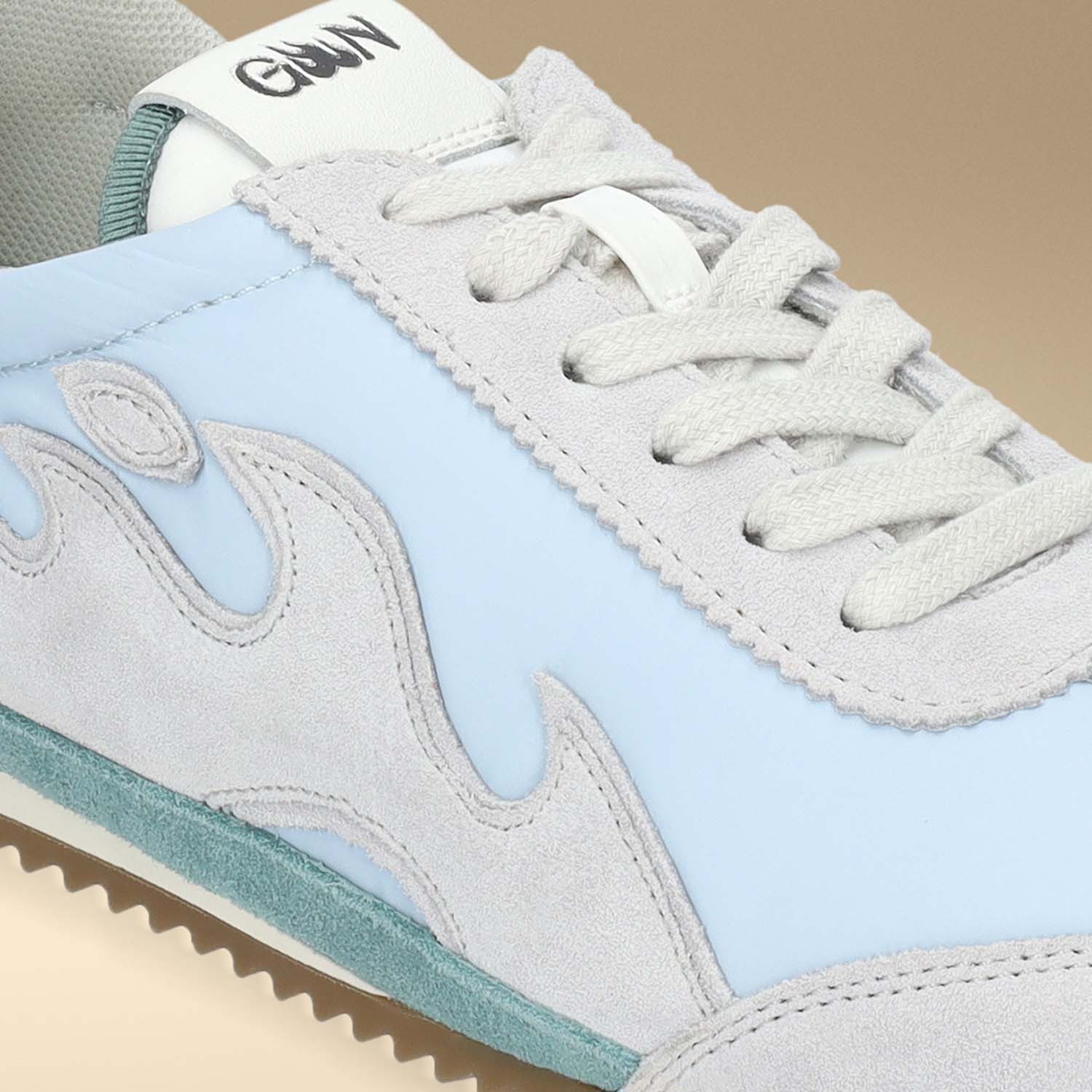 Sneakersy Gamin – niebieskie, zamszowe, sportowe - widok zbliżenie