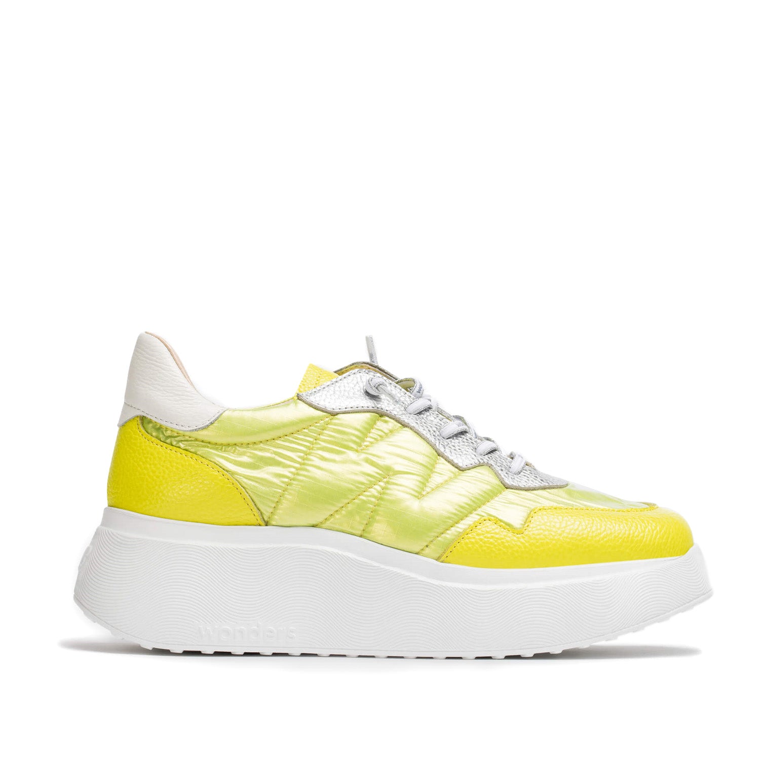 Sneakersy Berlin Wonders – limonkowe, skórzane, na platformie – widok z boku na białym tle, dobrze widoczna faktura skóry i wysoka podeszwa
