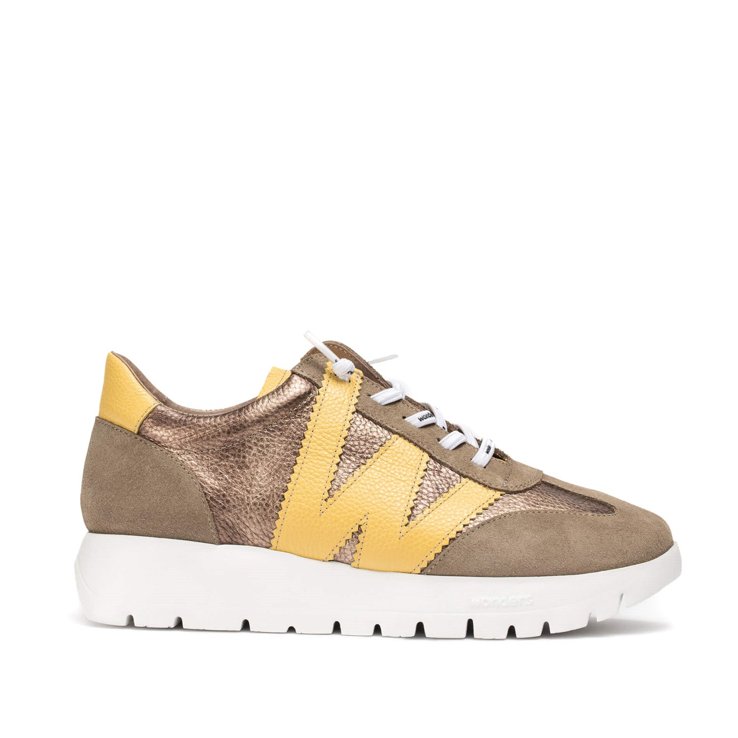 Nowa kolekcja Wonders, sneakersy Wonders – brązowe, skórzane, hiszpańskie, widok z boku.