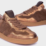 Sneakersy Wonders – brązowe, zamszowe, trampki - zbliżenie