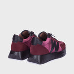 Sneakersy Wonders – burgundowe, welurowe, skórzane - widok z tyłu