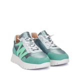 Sportowe sneakersy Wonders, skórzane, w odcieniach niebieskiego - widok pod kątem.