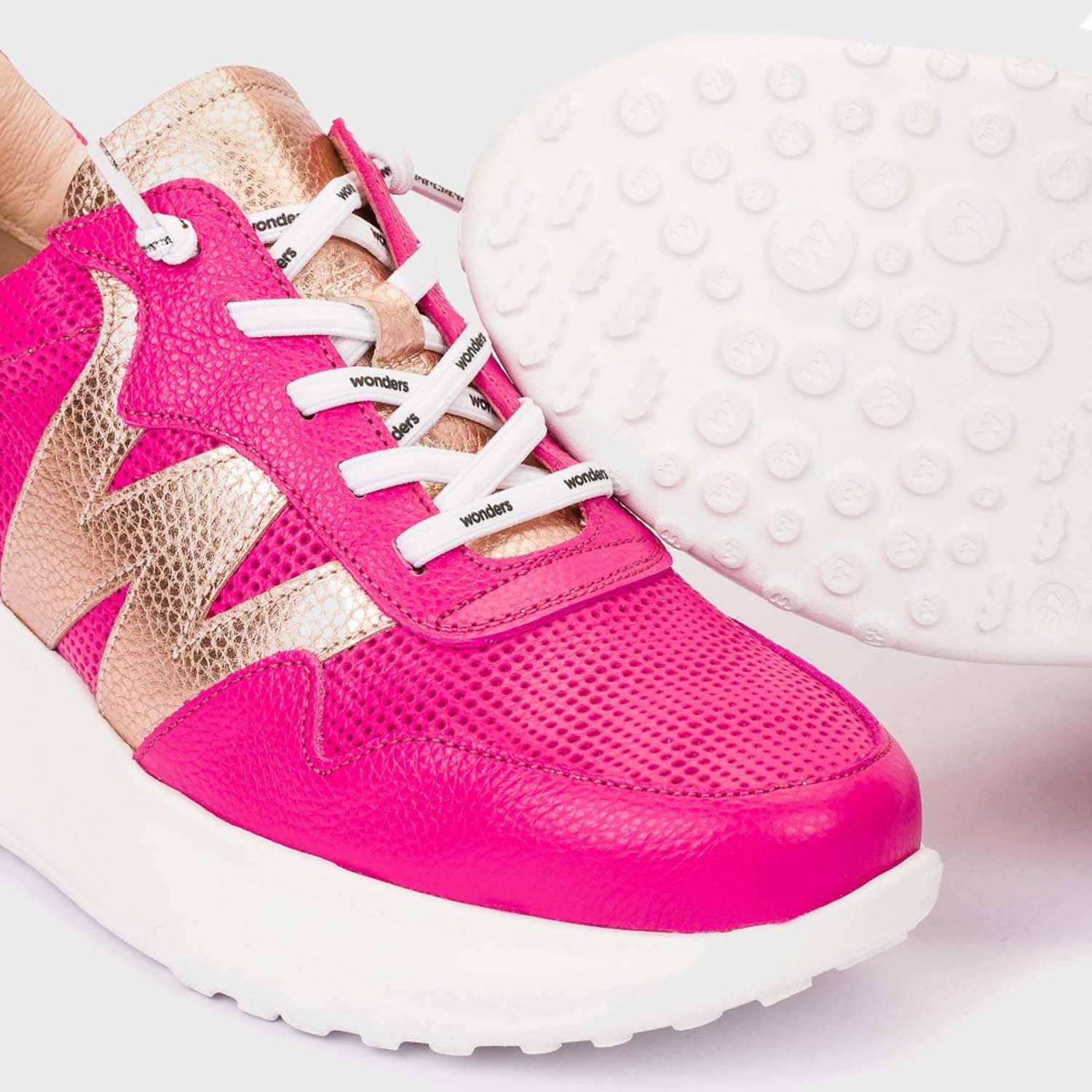 Sneakersy Wonders, skórzane, różowe w odcieniu fuksji, sportowe - zbliżenie.
