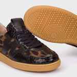 Sneakersy Wonders – trampki, czarne, panterka - zbliżenie